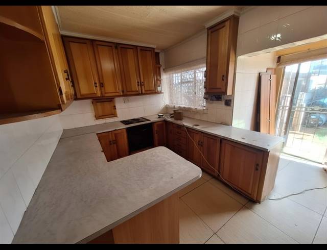 3 BEDROOM HOUSE FOR SALE IN VANDERBIJLPARK CW 1